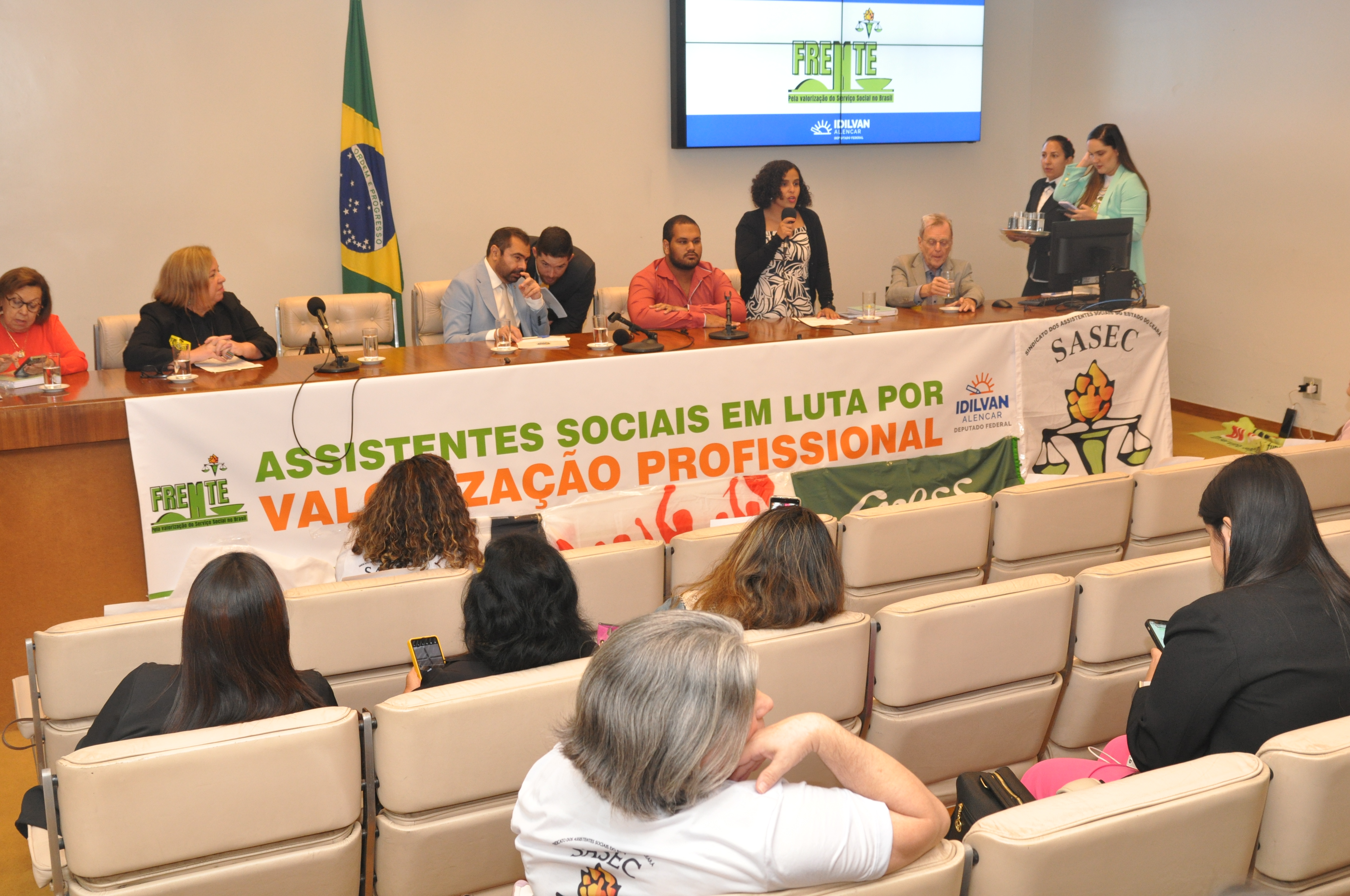 Congresso Nacional agora tem Frente Parlamentar em defesa do Serviço Social
